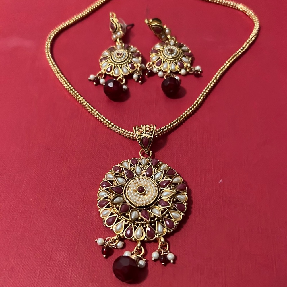 Indian necklace set